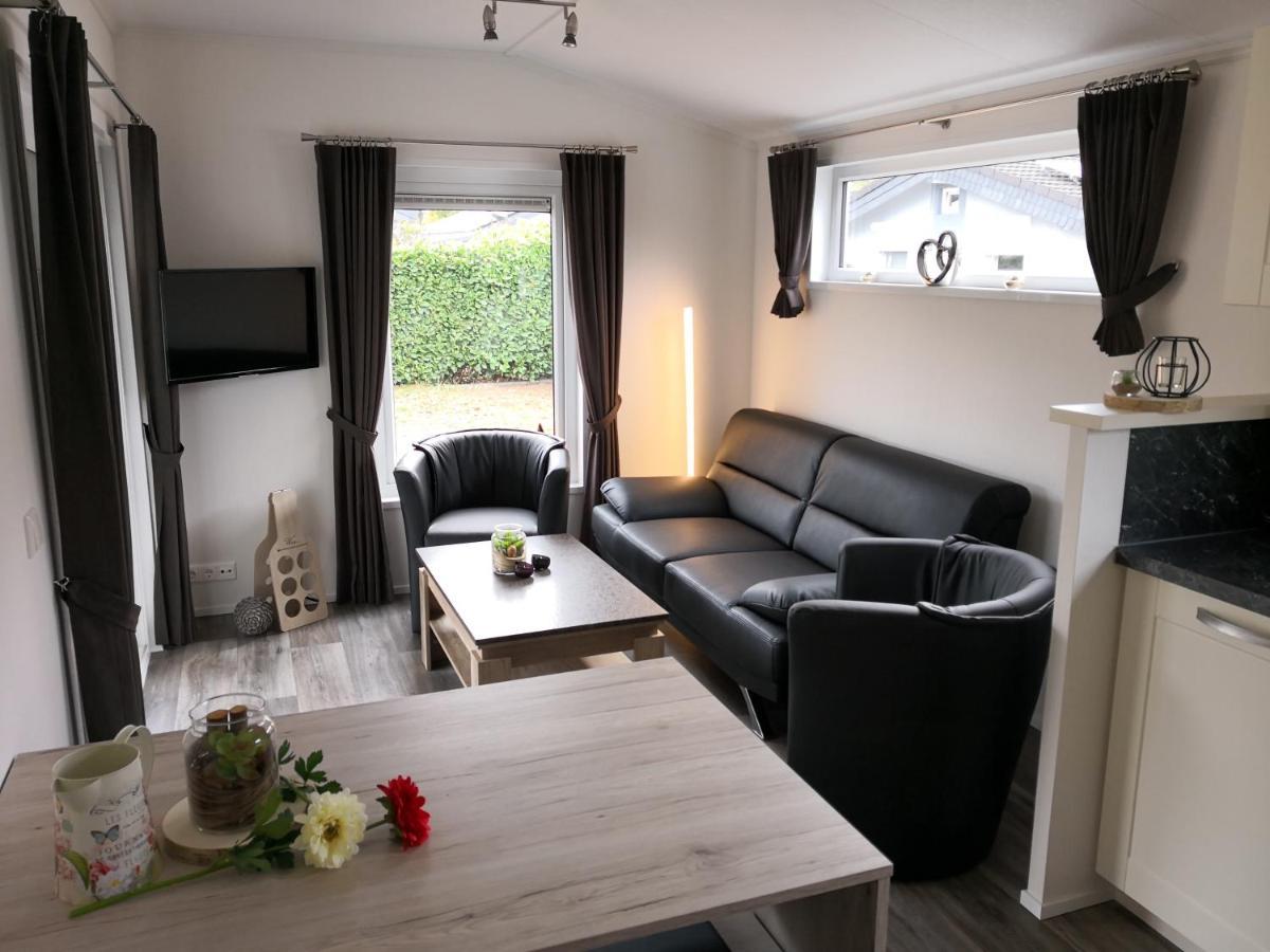 Ferienhaus Malefi 1 Am Guelser Moselbogen 科布倫茨 外观 照片